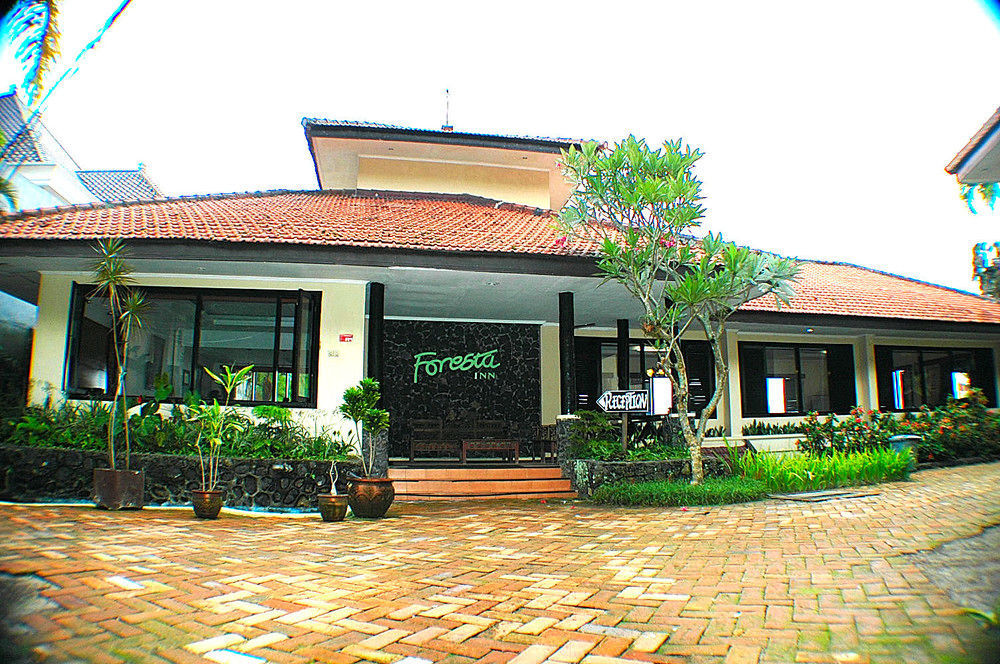 Foresta Inn Family Resort Prigen Ngoại thất bức ảnh