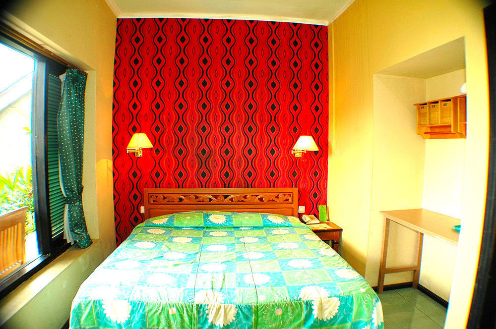 Foresta Inn Family Resort Prigen Ngoại thất bức ảnh