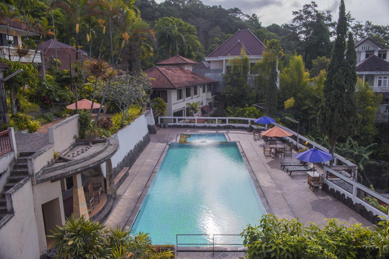 Foresta Inn Family Resort Prigen Ngoại thất bức ảnh