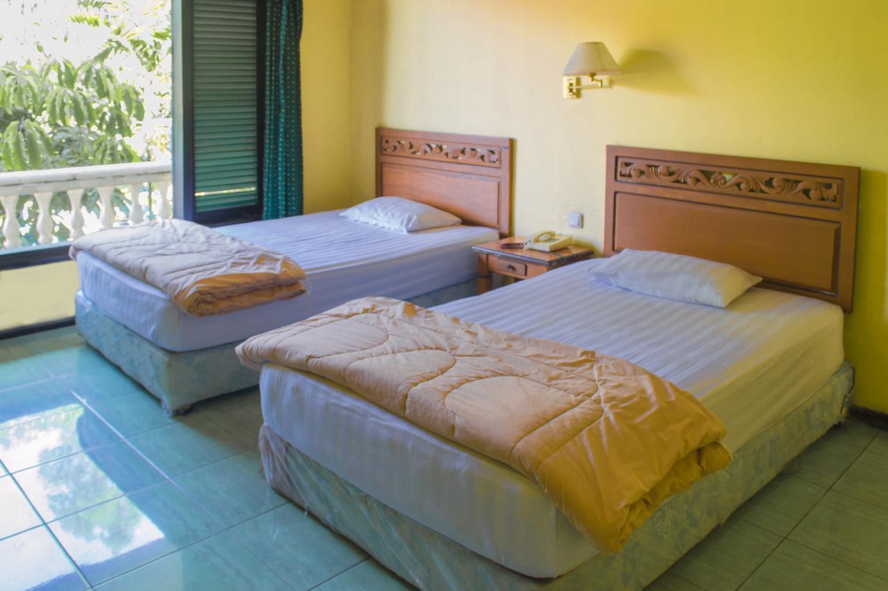 Foresta Inn Family Resort Prigen Ngoại thất bức ảnh