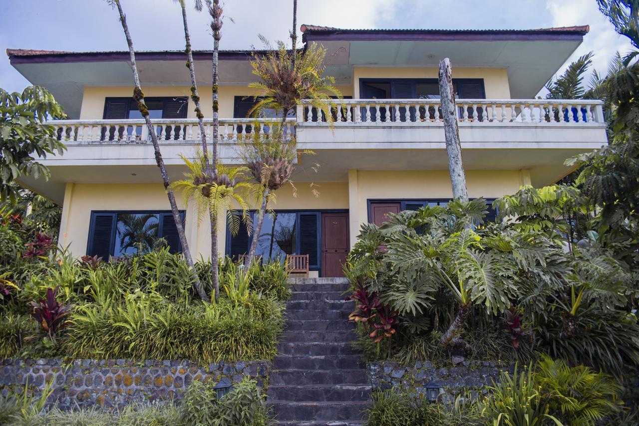 Foresta Inn Family Resort Prigen Ngoại thất bức ảnh