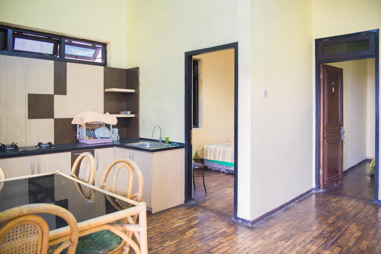 Foresta Inn Family Resort Prigen Ngoại thất bức ảnh