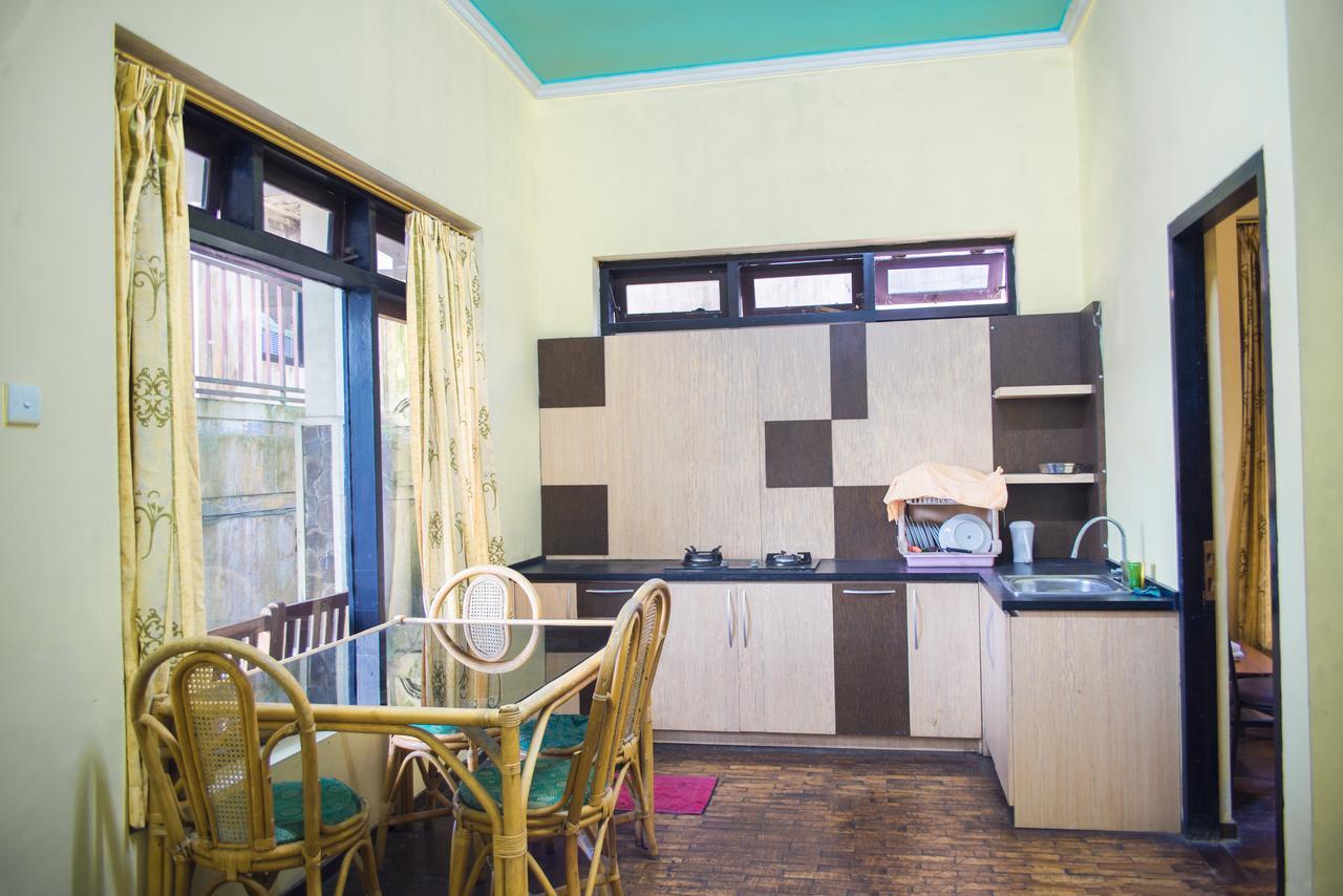 Foresta Inn Family Resort Prigen Ngoại thất bức ảnh