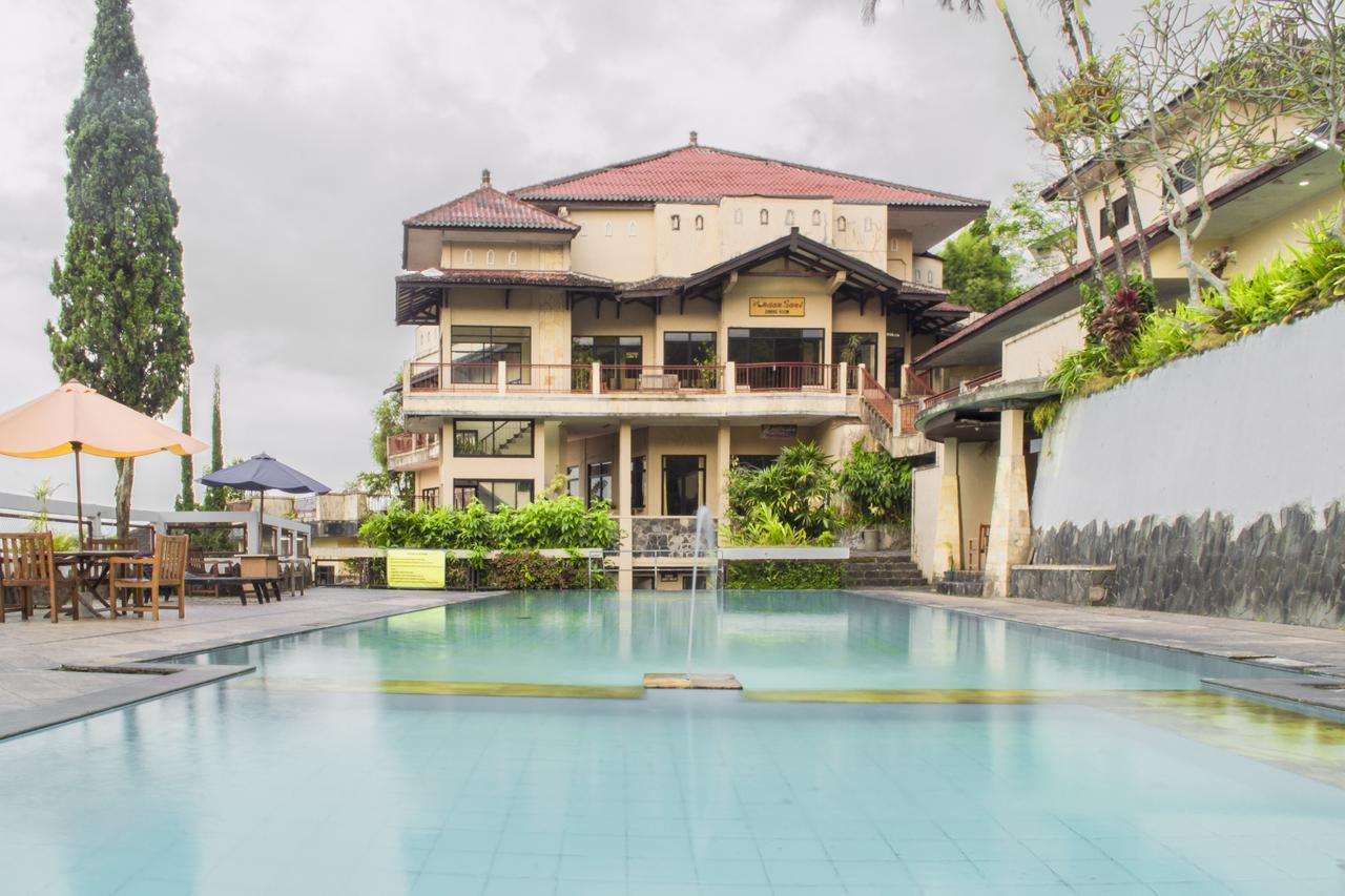 Foresta Inn Family Resort Prigen Ngoại thất bức ảnh