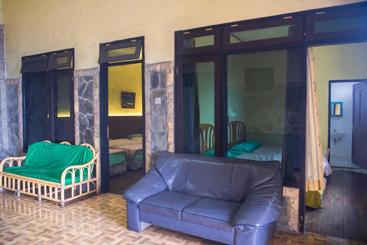 Foresta Inn Family Resort Prigen Ngoại thất bức ảnh