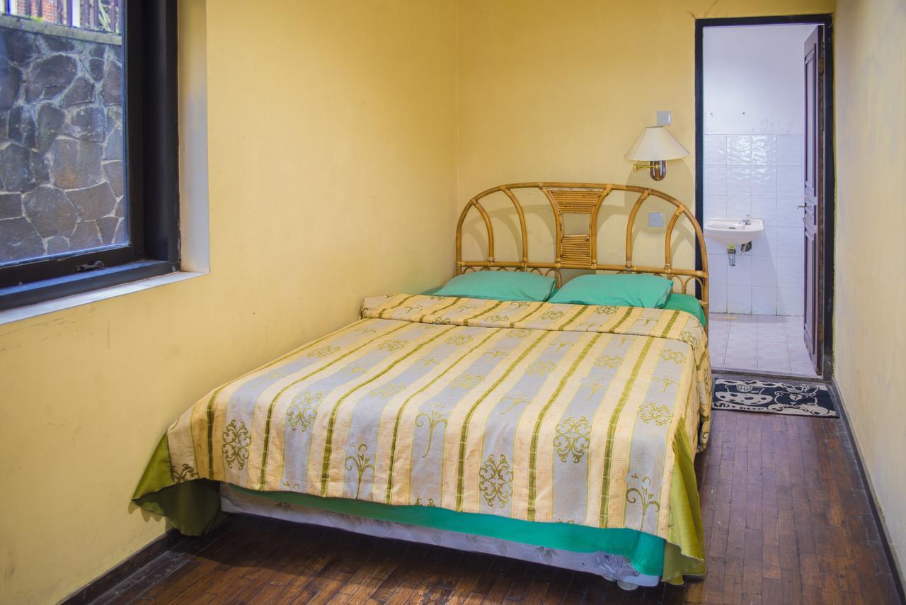 Foresta Inn Family Resort Prigen Ngoại thất bức ảnh