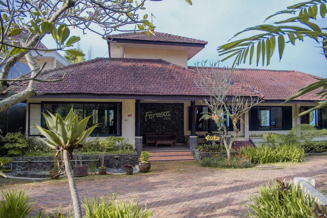 Foresta Inn Family Resort Prigen Ngoại thất bức ảnh